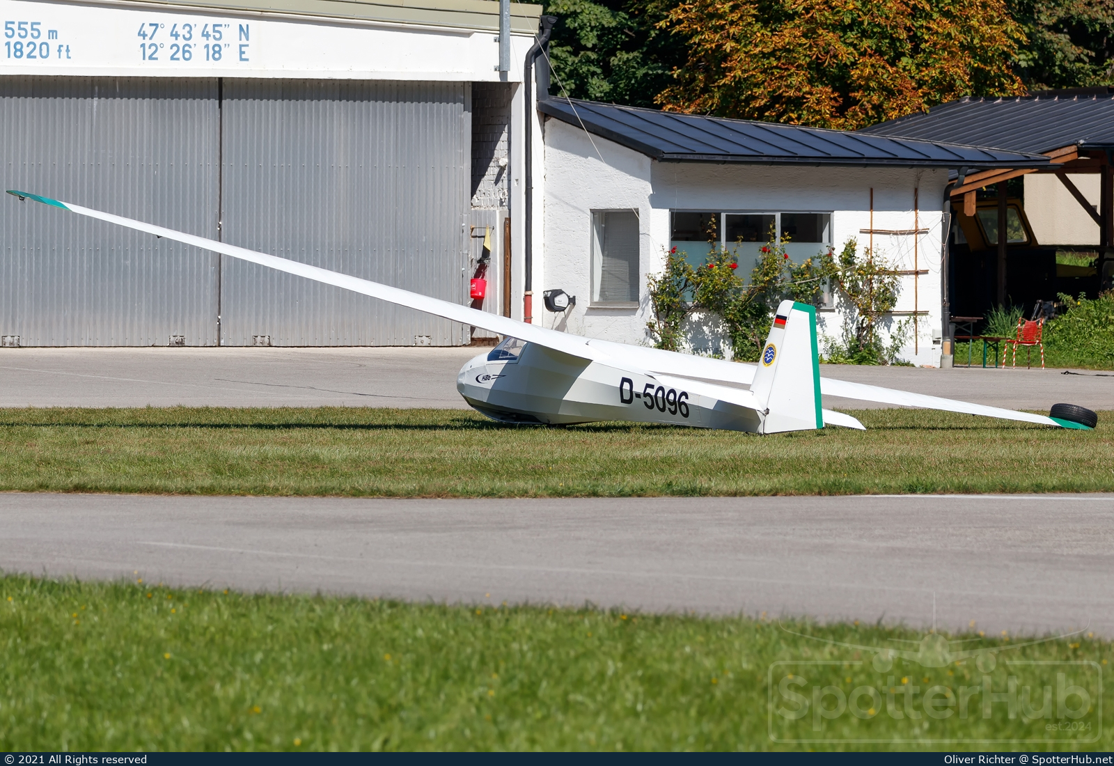 Photo of D-5096 - Schleicher K 8B operated by Deutsche Alpensegelflugschule Unterwössen