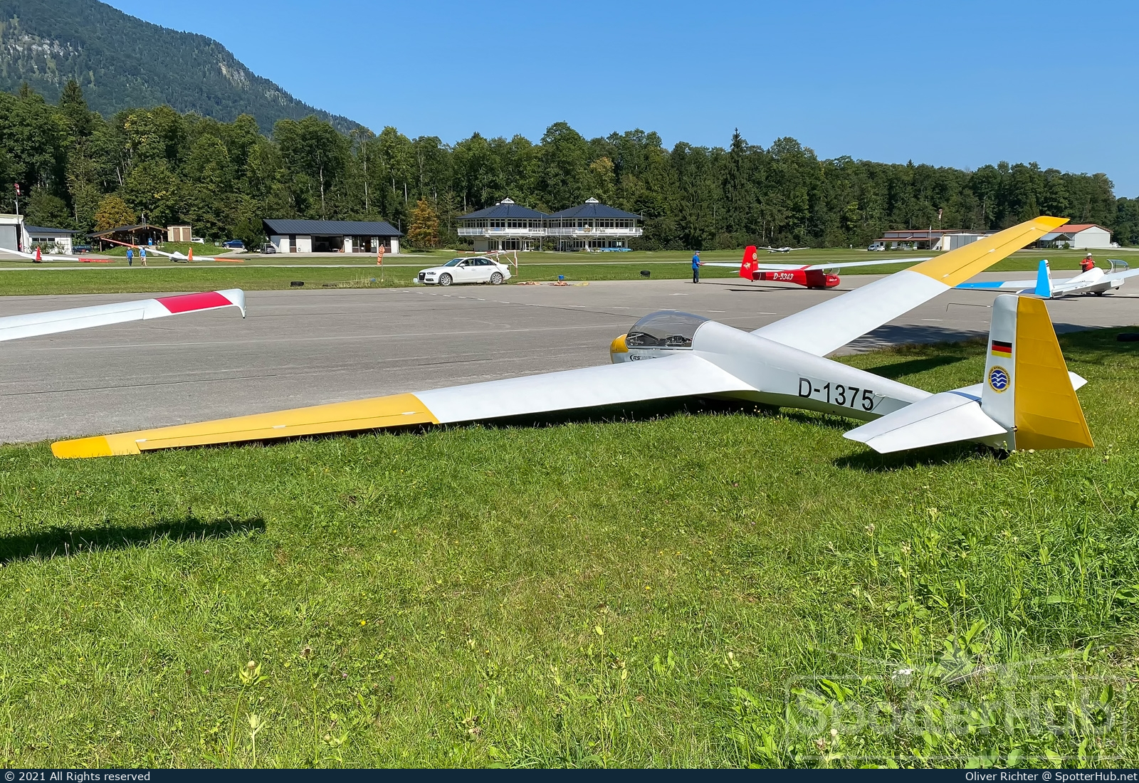 Photo of D-1375 - Schleicher ASK 13 operated by Deutsche Alpensegelflugschule Unterwössen