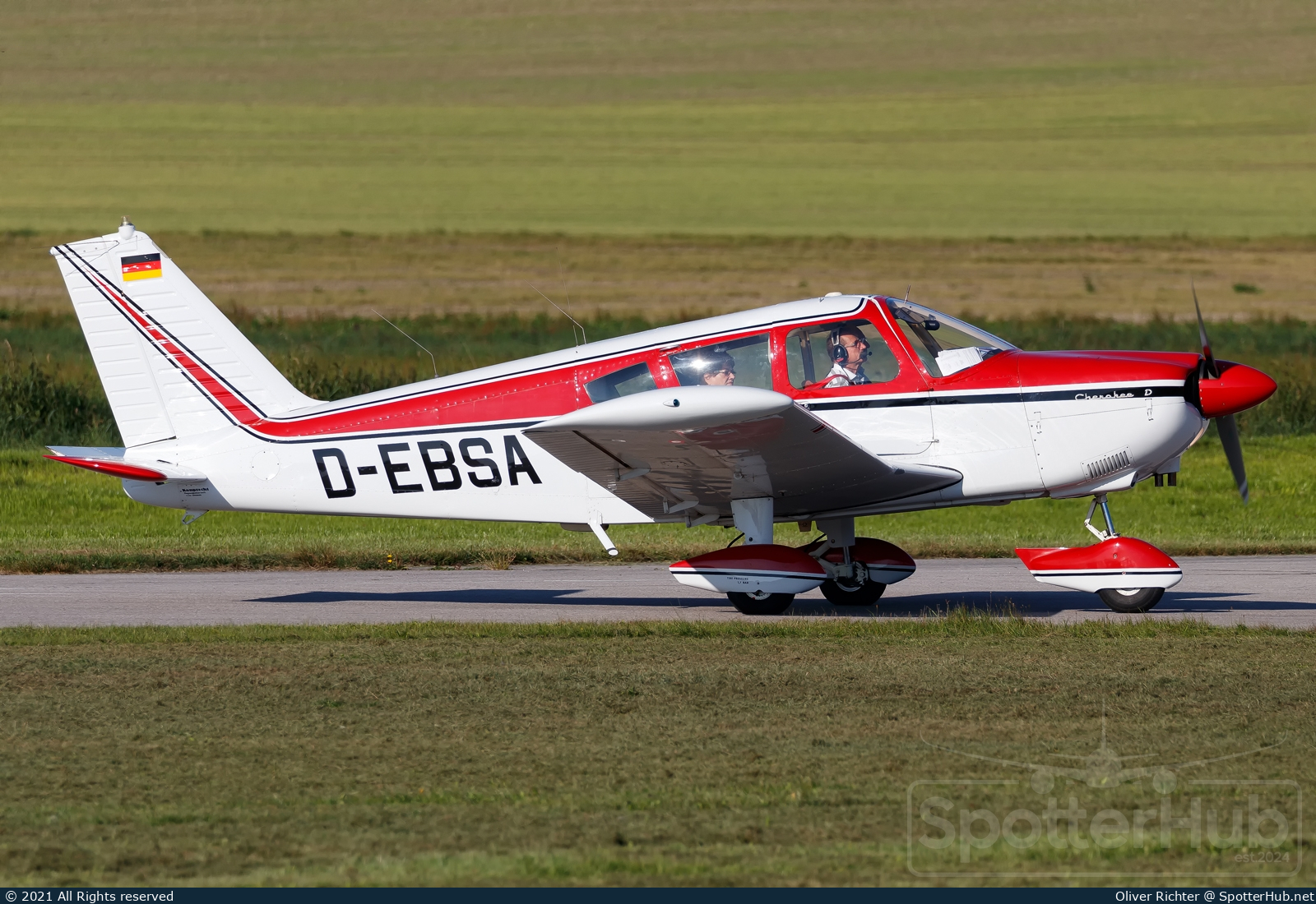 Photo of D-EBSA - Piper PA-28-180 Cherokee D operated by Private