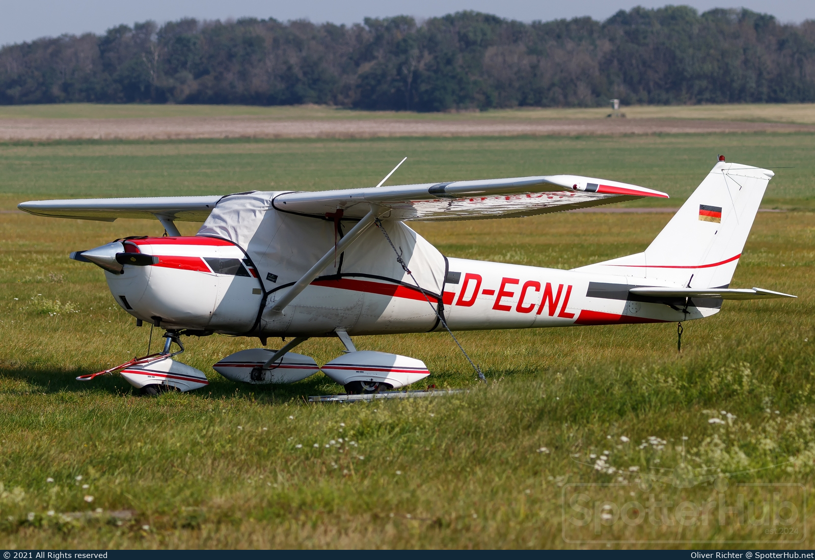 Photo of D-ECNL - Cessna 150J operated by Motorflugschule Egelsbach