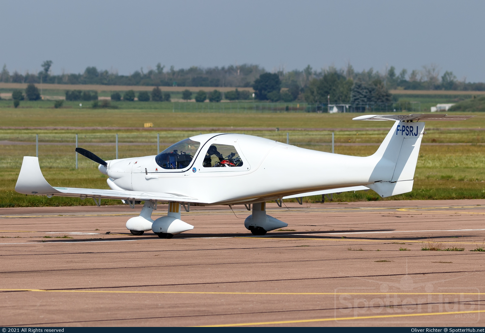 Photo of F-PSRJ - Dyn'Aéro MCR-4S operated by Private