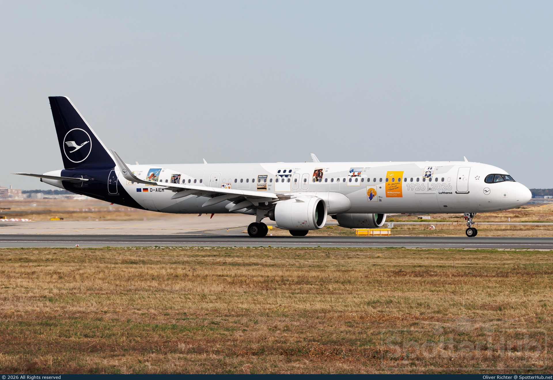 Photo of D-AIEM - Airbus A321-271NX operated by Lufthansa