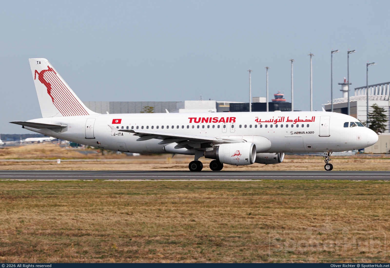 Photo of TS-ITA - Airbus A320-214 operated by Tunisair
