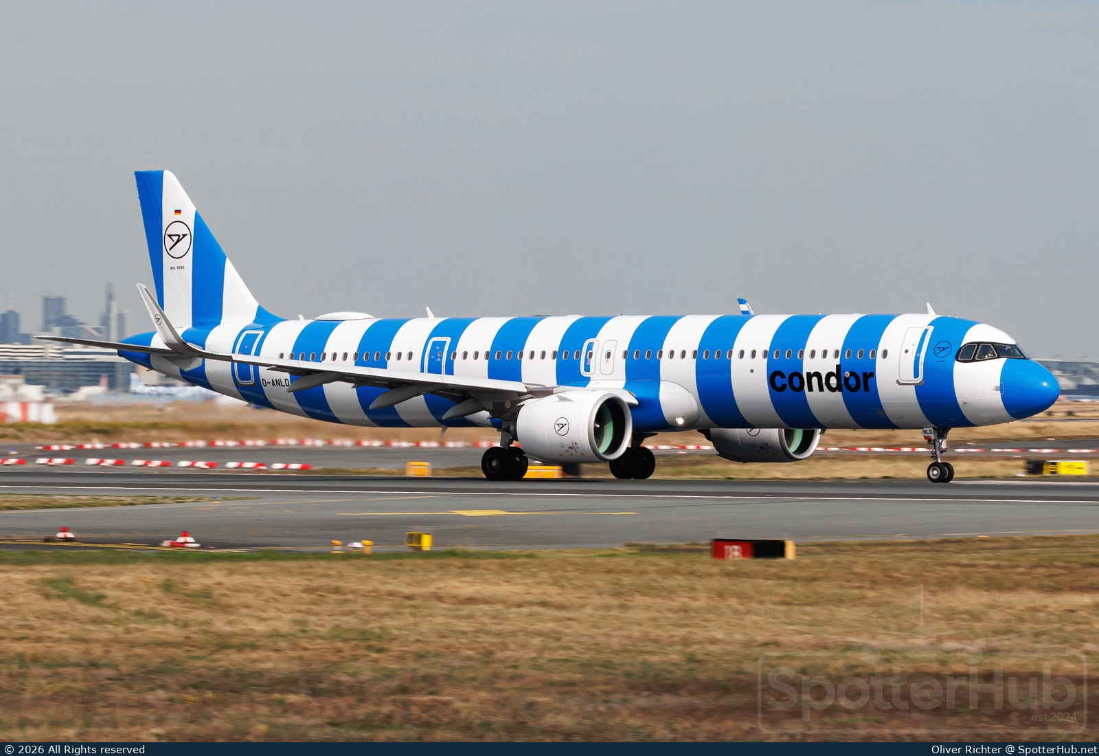 Photo of D-ANLD - Airbus A321-271NX operated by Condor
