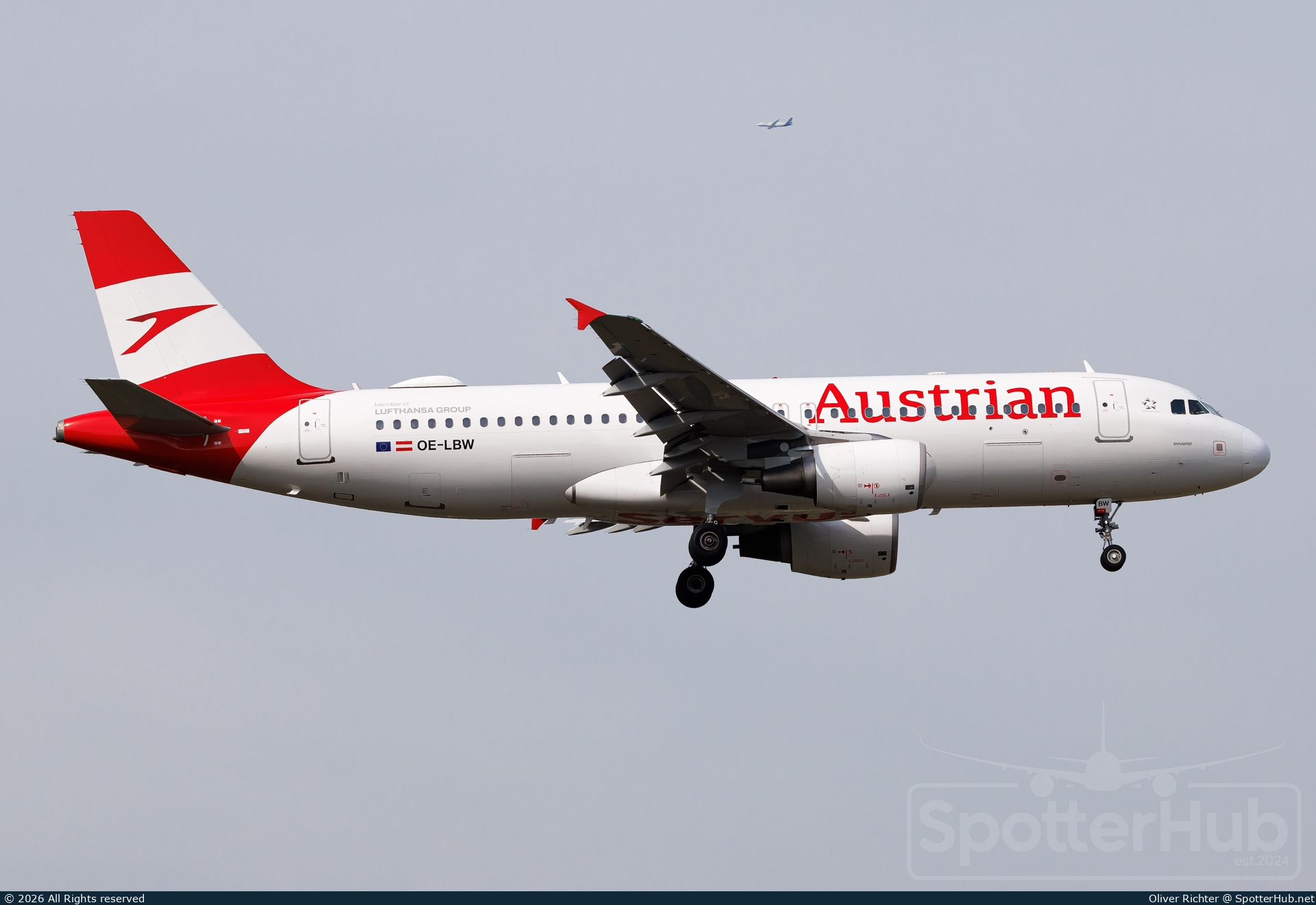 Photo of OE-LBW - Airbus A320-214 operated by Austrian Airlines