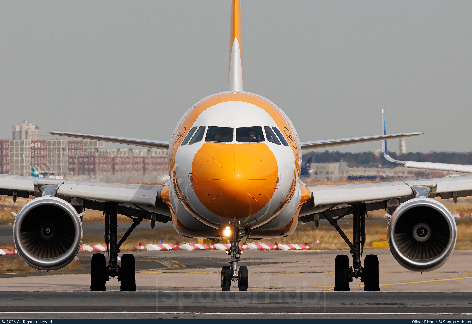 Photo of D-AIAD - Airbus A321-211 operated by Condor