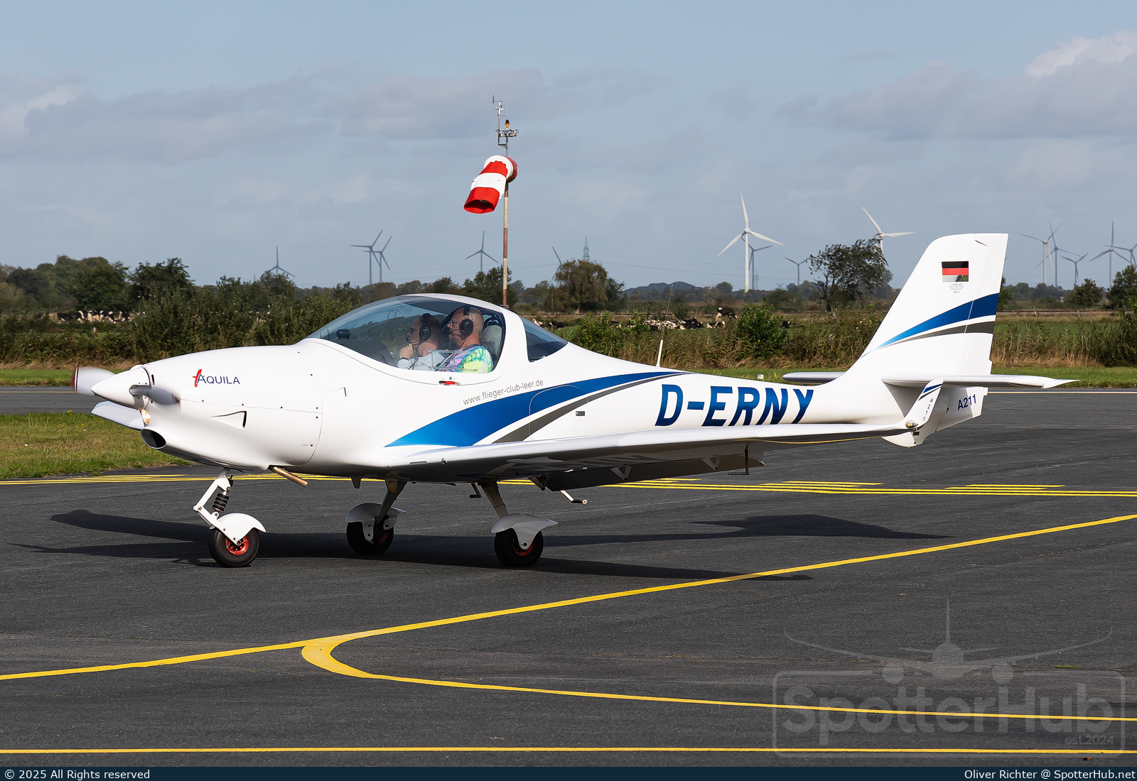 Photo of D-ERNY - Aquila A211 operated by Flieger Club Leer