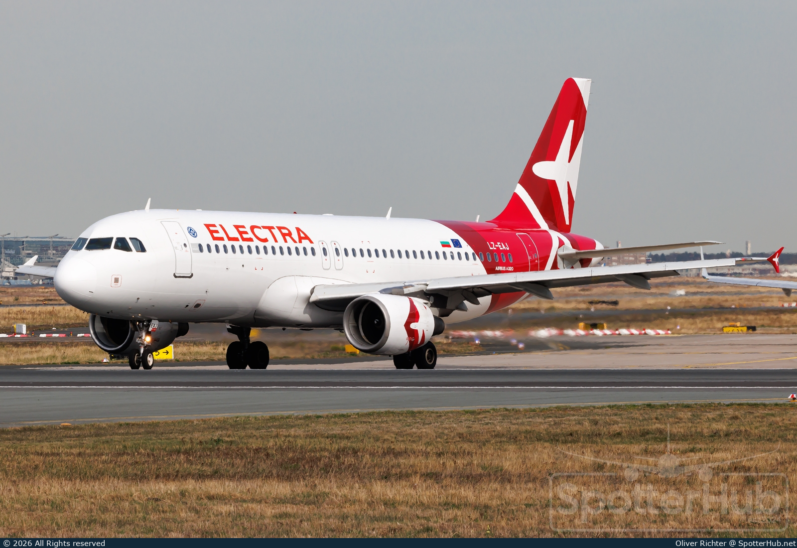 Photo of LZ-EAJ - Airbus A320-214 operated by Electra Airways