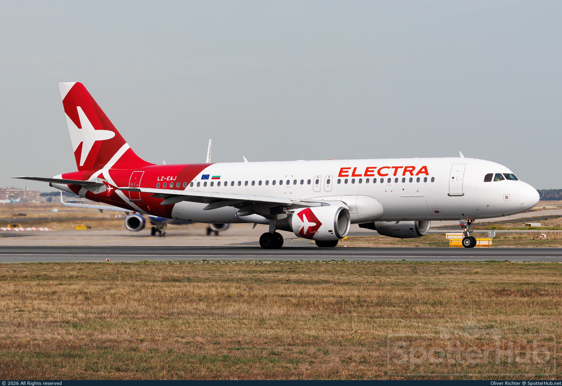 Photo of LZ-EAJ - Airbus A320-214 operated by Electra Airways