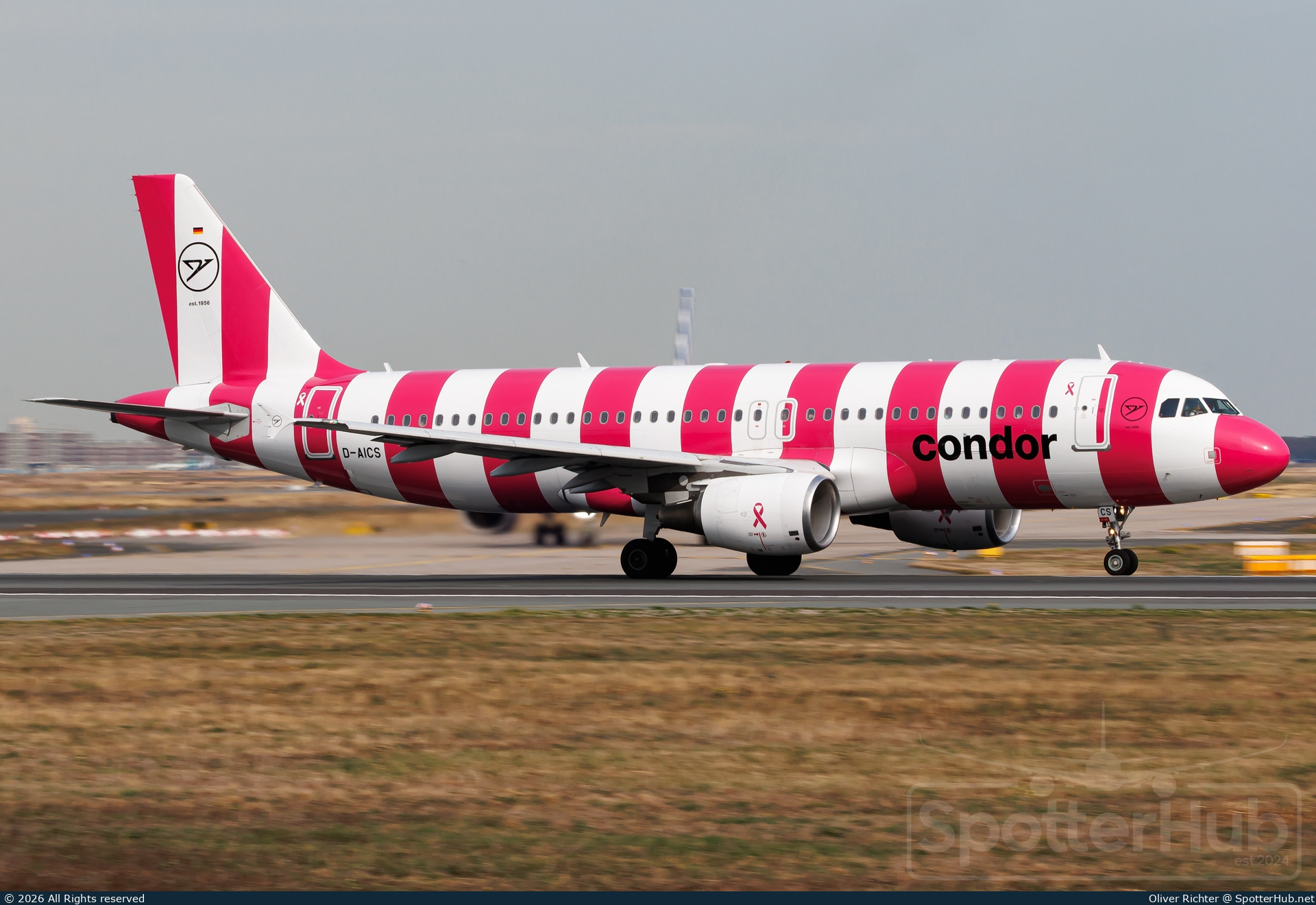 Photo of D-AICS - Airbus A320-214 operated by Condor