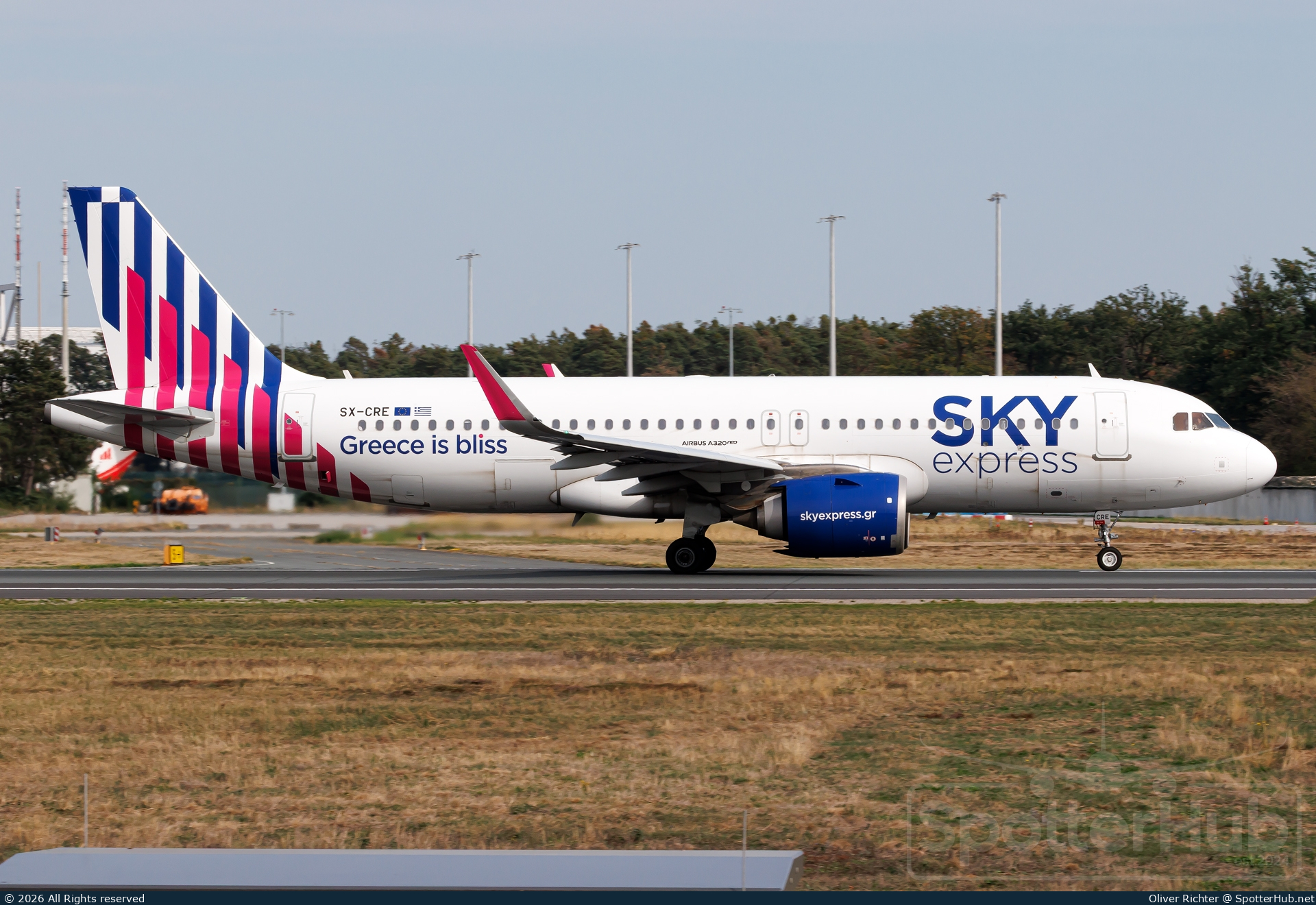 Photo of SX-CRE - Airbus A320-251N operated by Sky Express