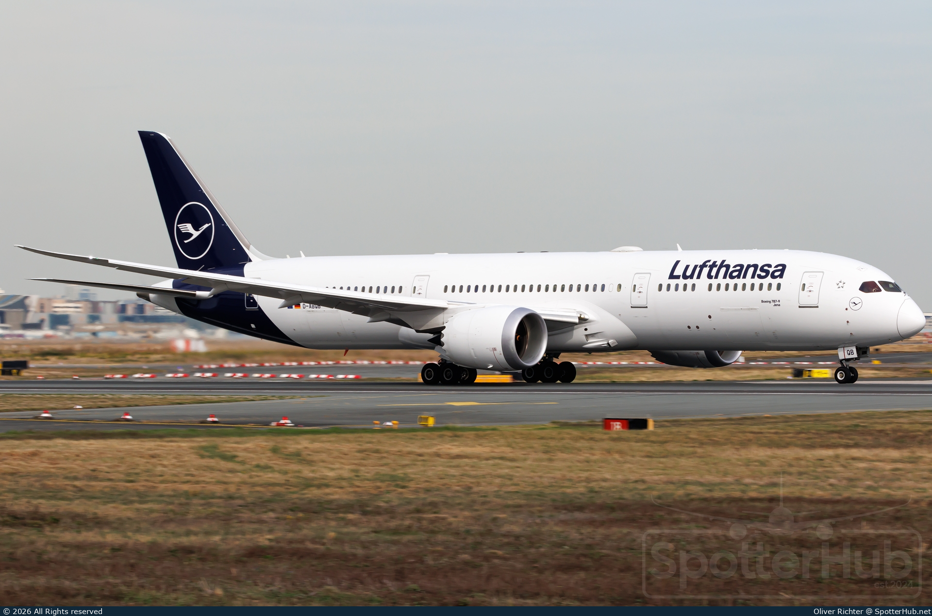 Photo of D-ABQB - Boeing 787-9 Dreamliner operated by Lufthansa