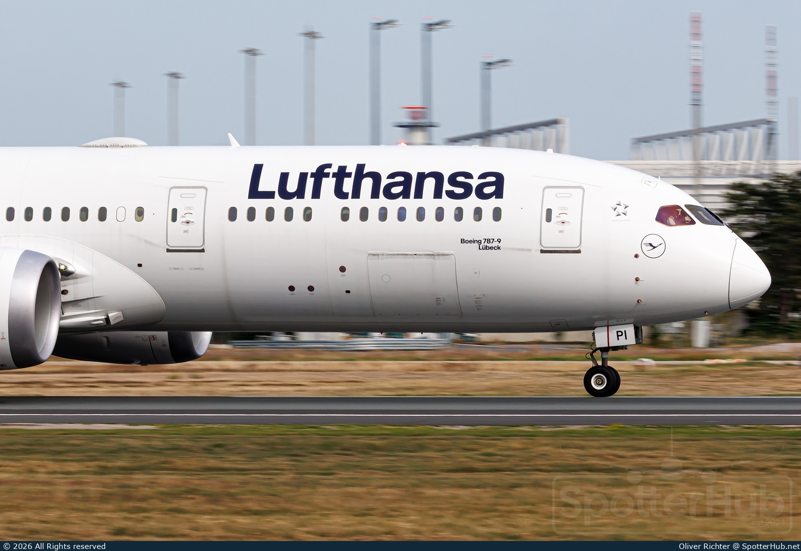 Photo of D-ABPI - Boeing 787-9 Dreamliner operated by Lufthansa