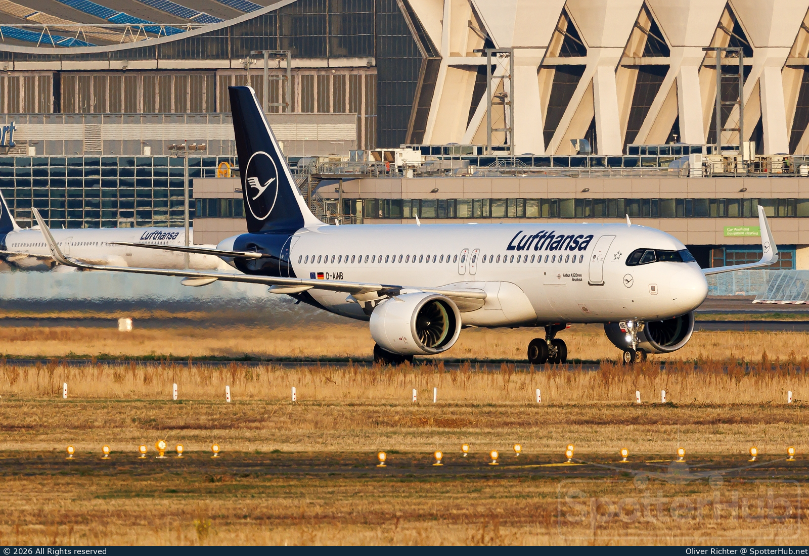 Photo of D-AINB - Airbus A320-271N operated by Lufthansa