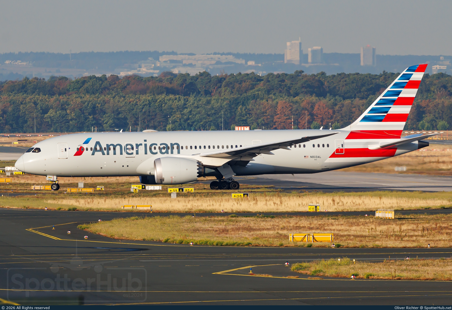 Photo of N803AL - Boeing 787-8 Dreamliner operated by American Airlines