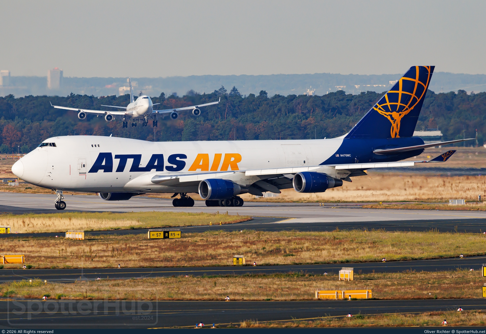 Photo of N476MC - Boeing 747-47UF operated by Atlas Air