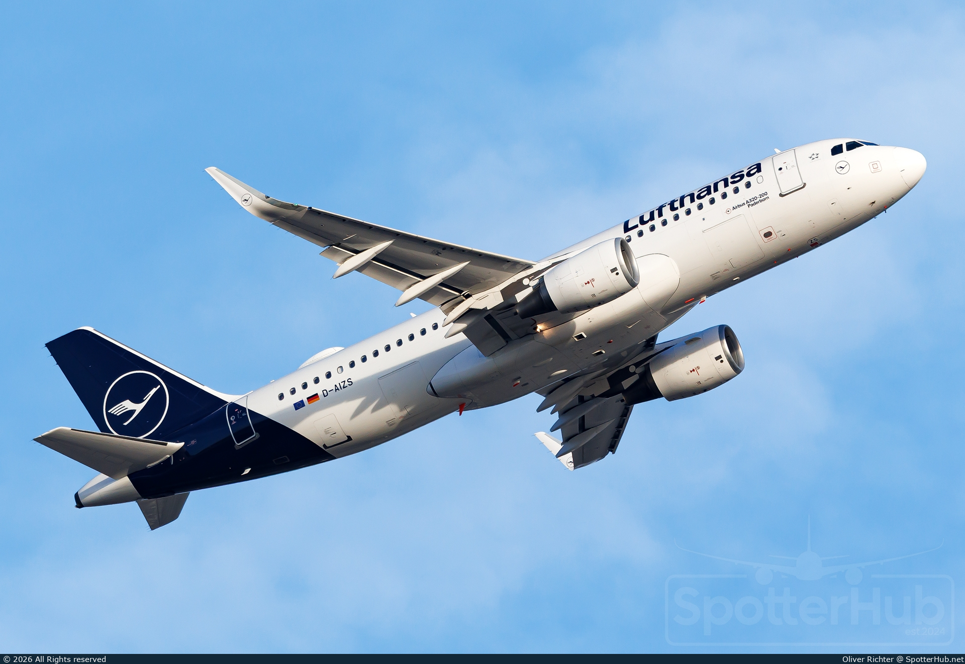 Photo of D-AIZS - Airbus A320-214 operated by Lufthansa