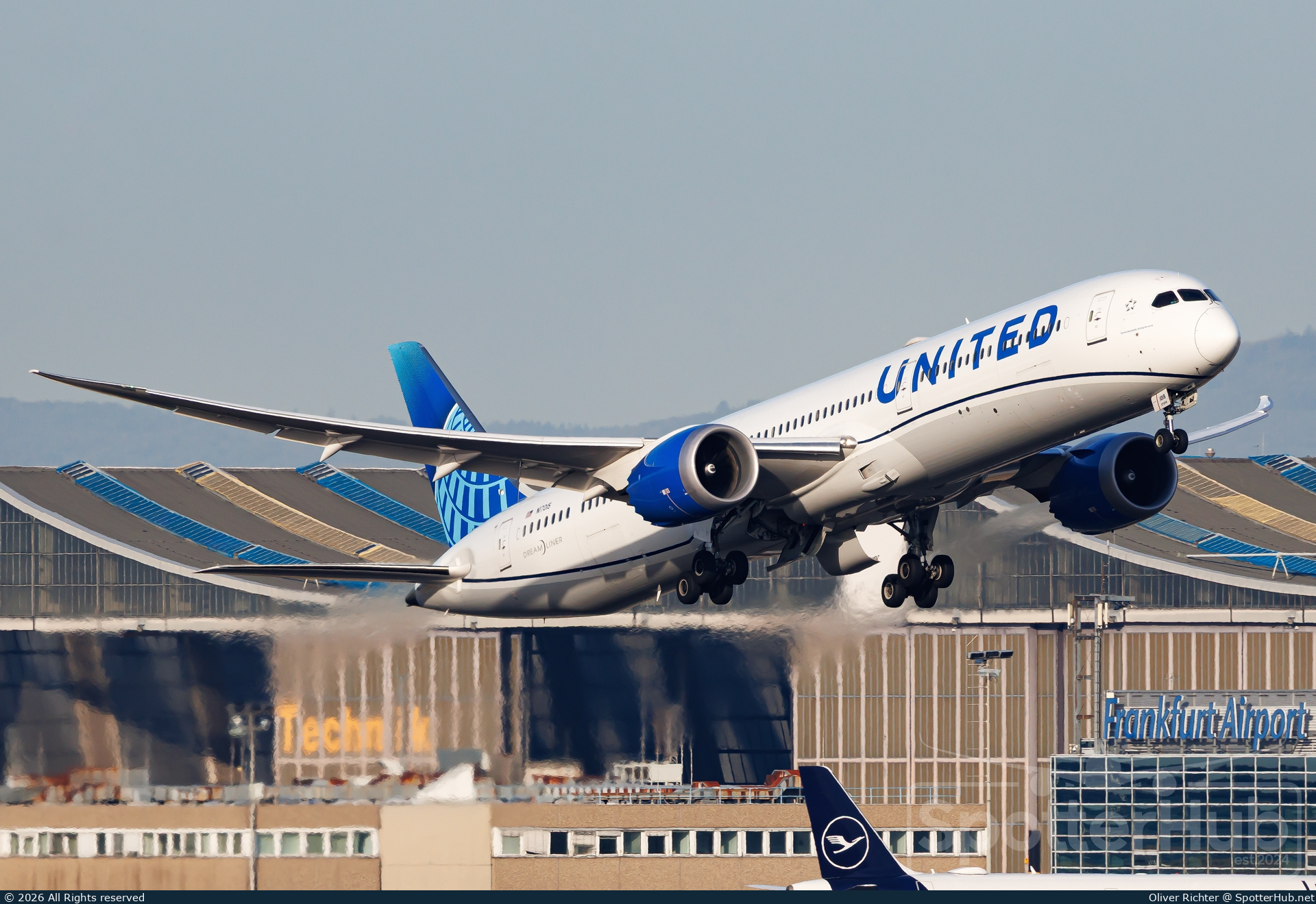 Photo of N17015 - Boeing 787-10 Dreamliner operated by United Airlines