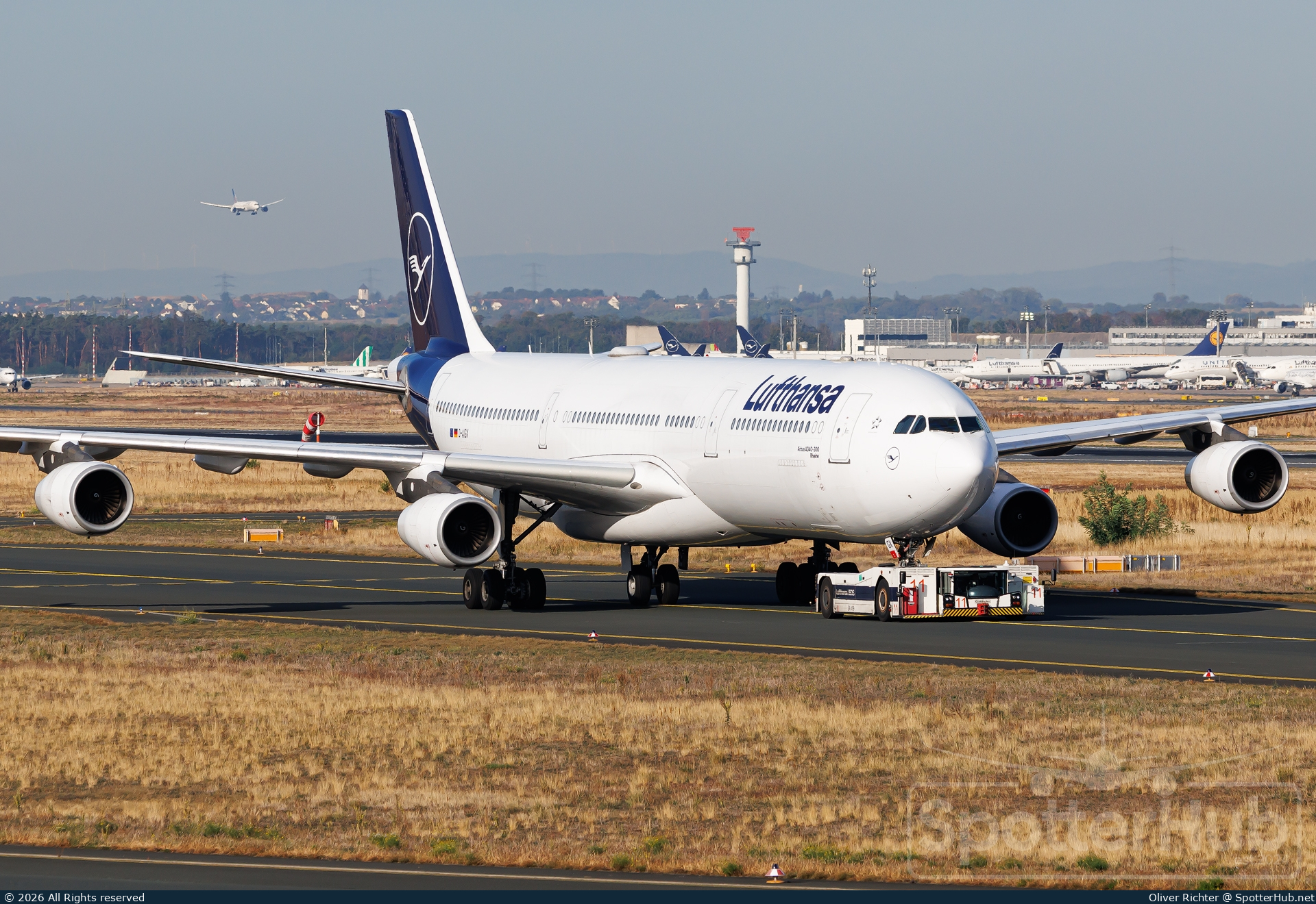 Photo of D-AIGX - Airbus A340-313 operated by Lufthansa