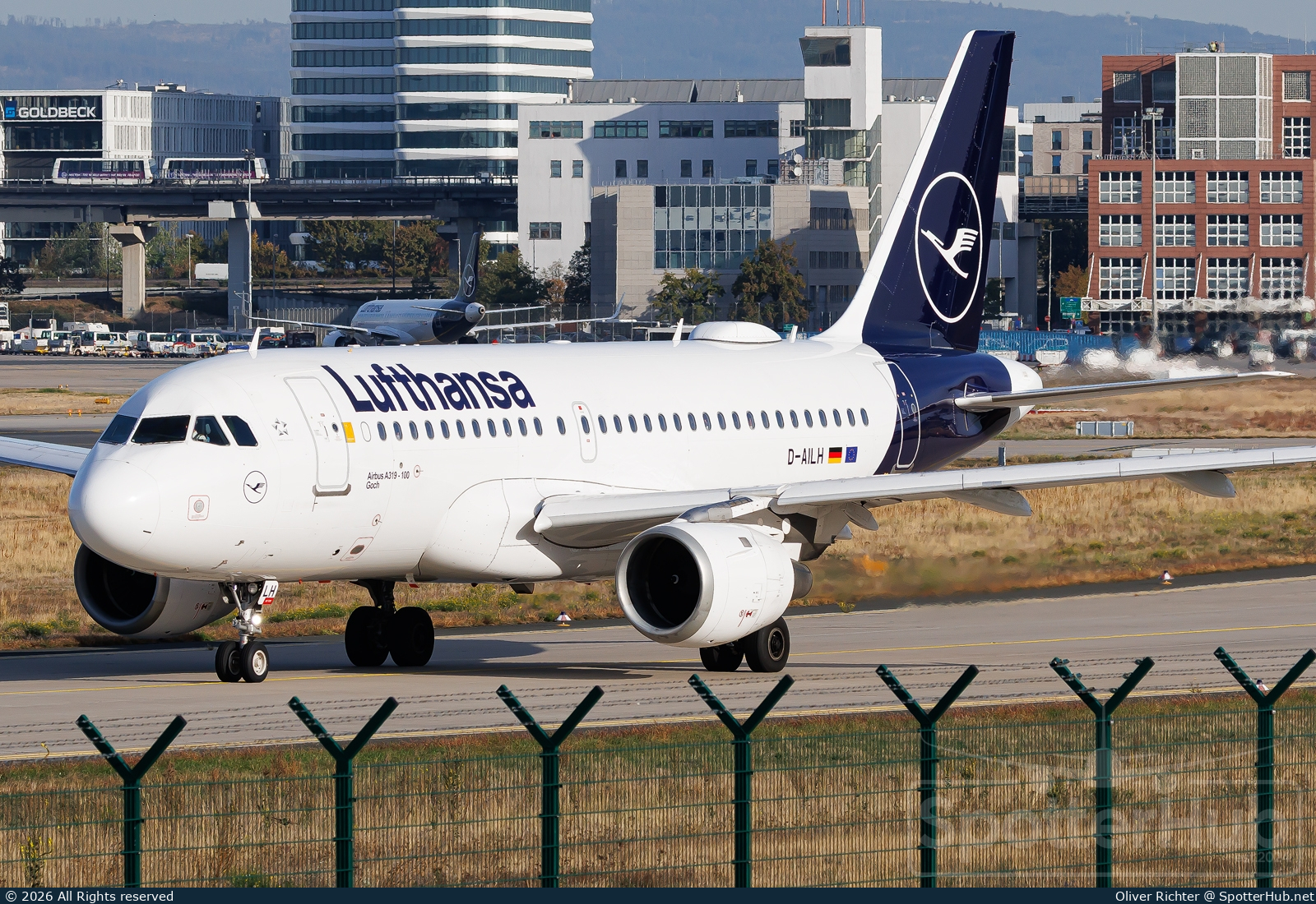Photo of D-AILH - Airbus A319-114 operated by Lufthansa
