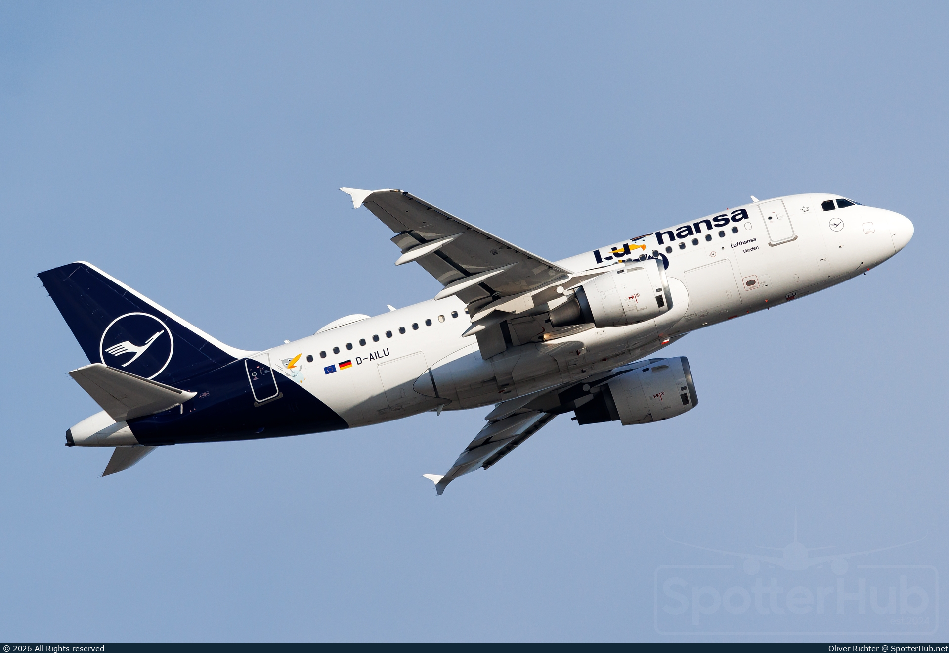 Photo of D-AILU - Airbus A319-114 operated by Lufthansa