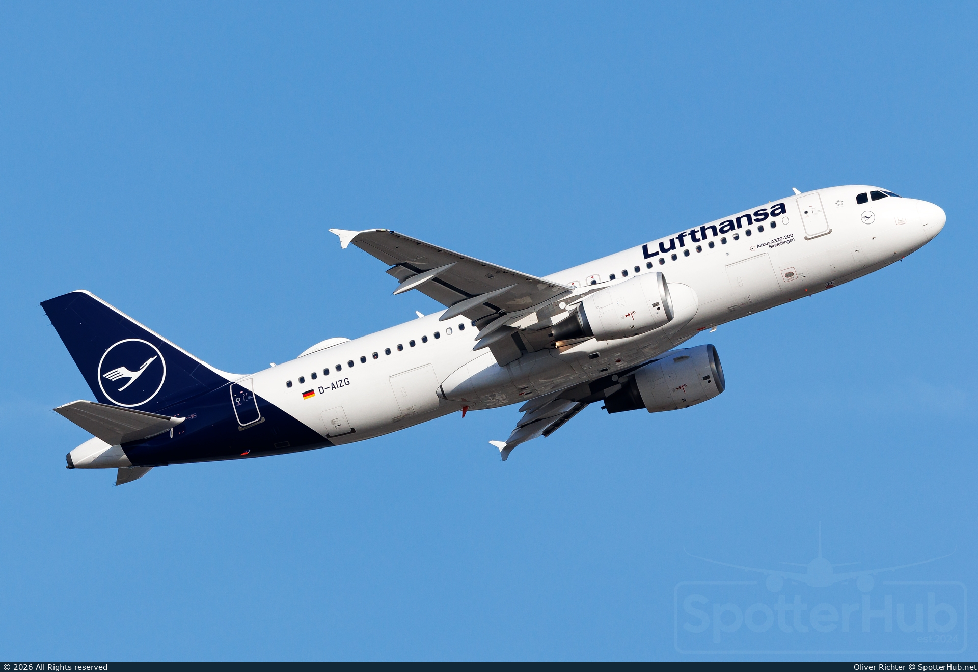 Photo of D-AIZG - Airbus A320-214 operated by Lufthansa
