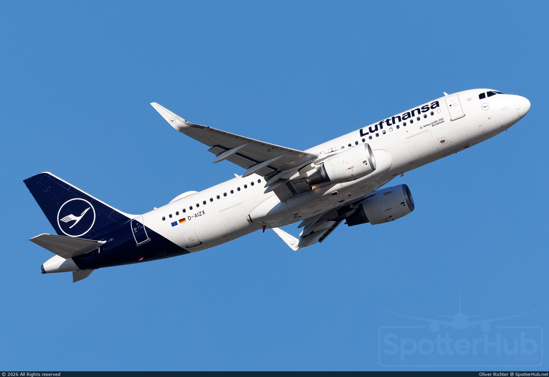 Photo of D-AIZX - Airbus A320-214 operated by Lufthansa