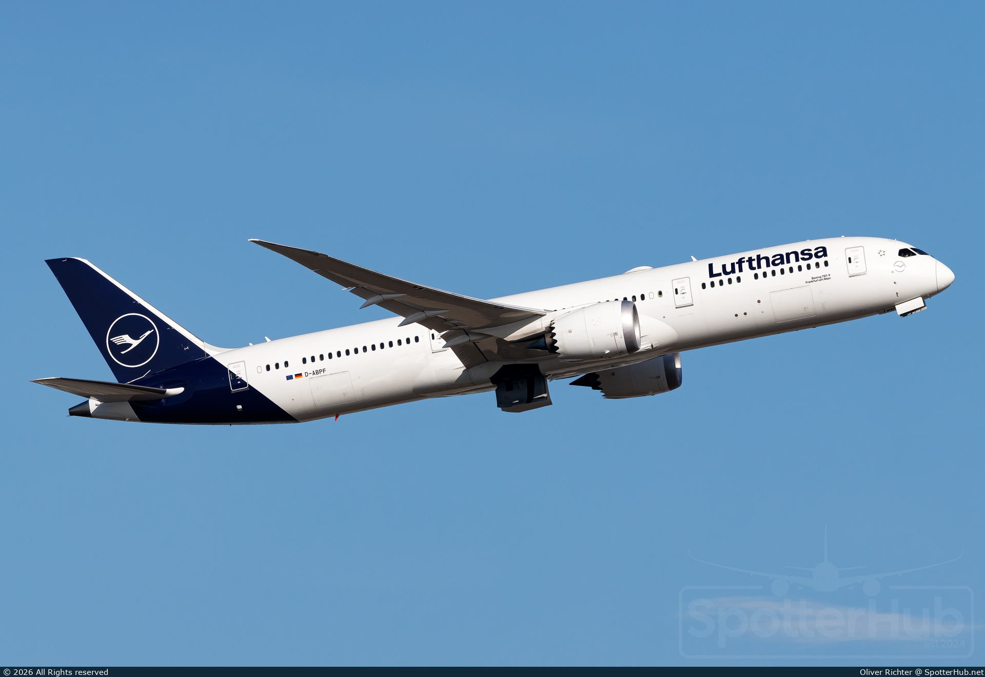 Photo of D-ABPF - Boeing 787-9 Dreamliner operated by Lufthansa