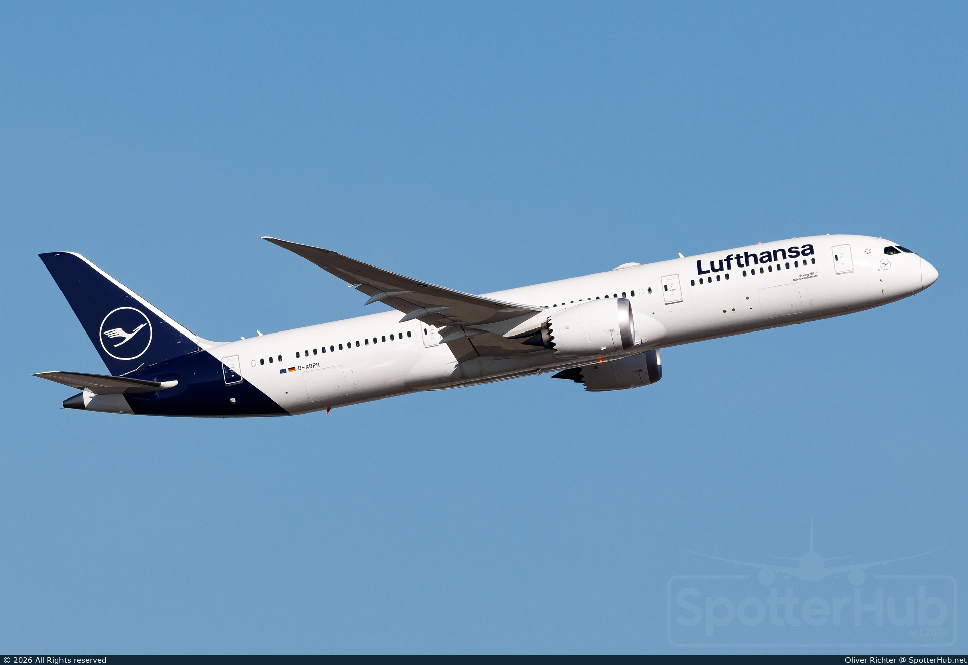 Photo of D-ABPR - Boeing 787-9 Dreamliner operated by Lufthansa