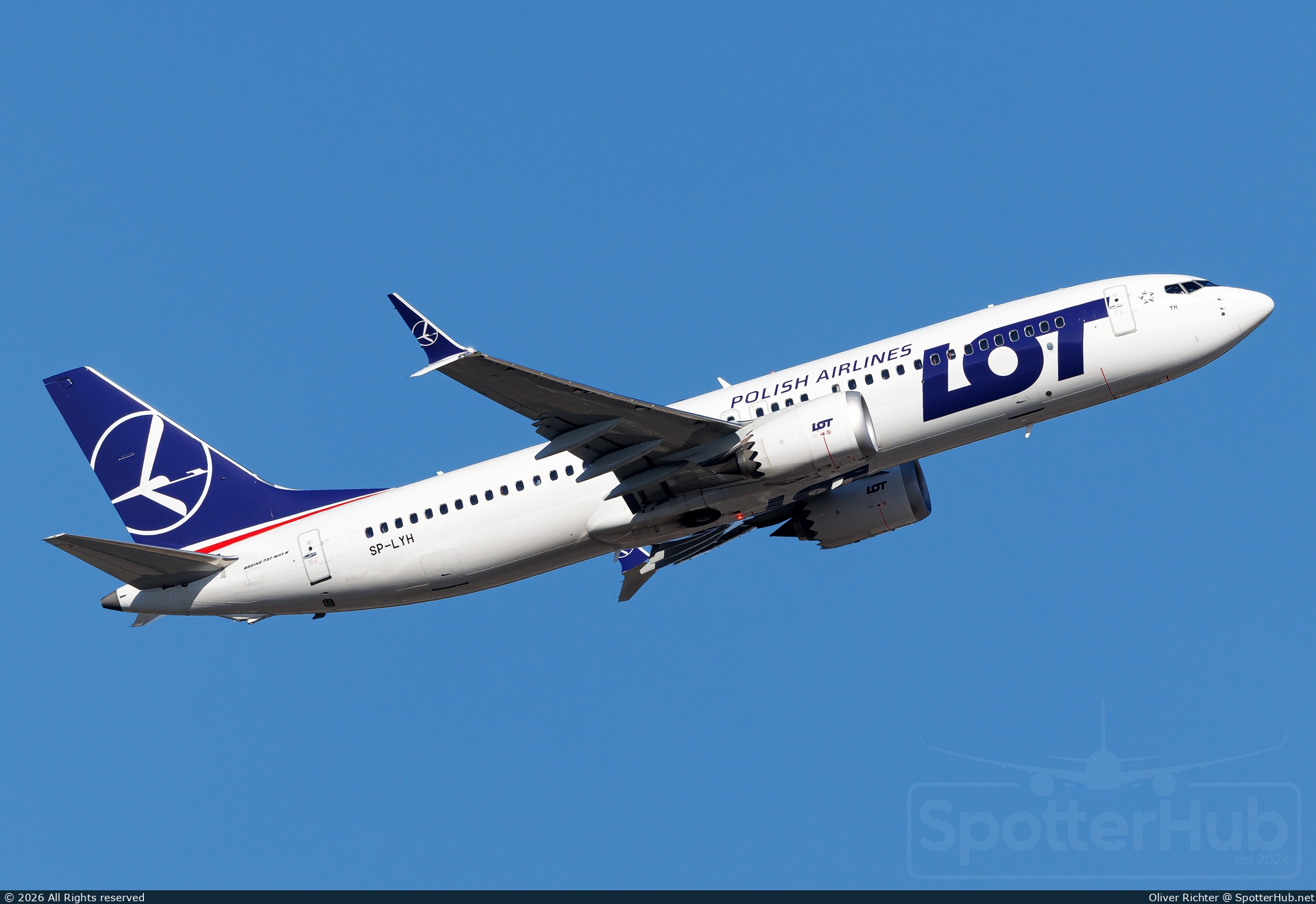 Photo of SP-LYH - Boeing 737 MAX 8 operated by LOT Polish Airlines