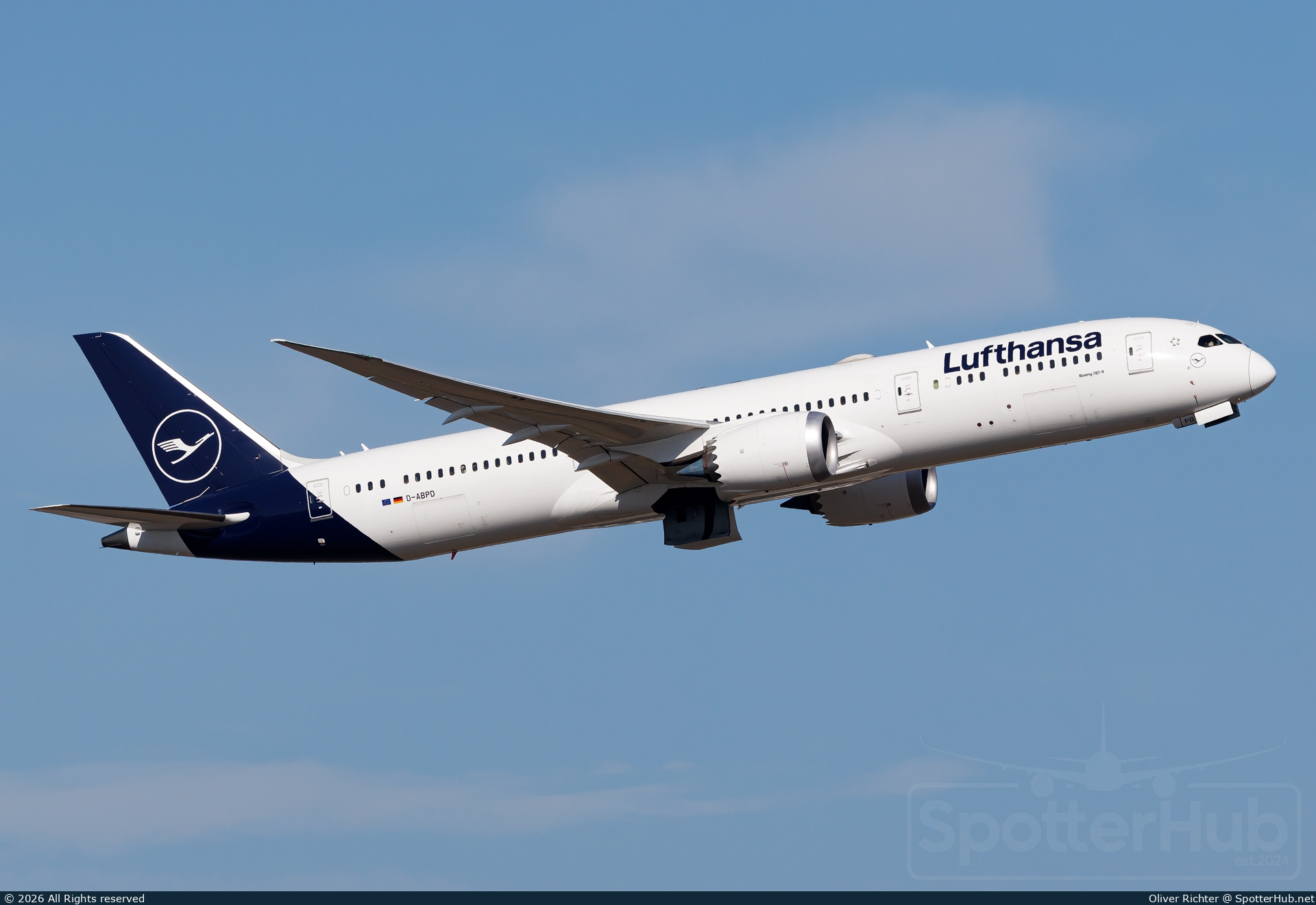 Photo of D-ABPD - Boeing 787-9 Dreamliner operated by Lufthansa