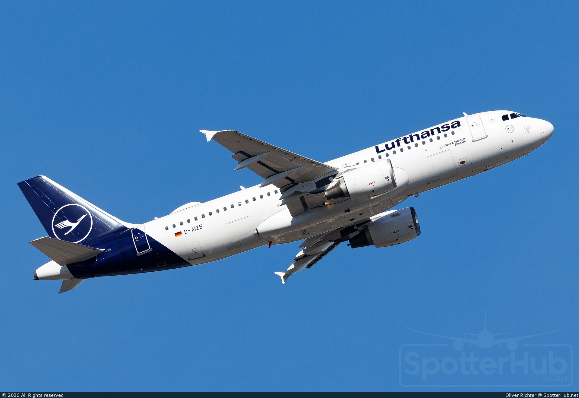 Photo of D-AIZE - Airbus A320-214 operated by Lufthansa