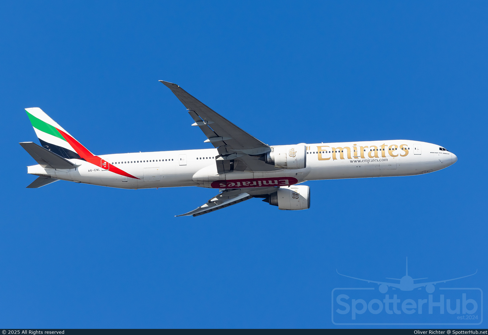 Photo of A6-ENL - Boeing 777-31H(ER) operated by Emirates