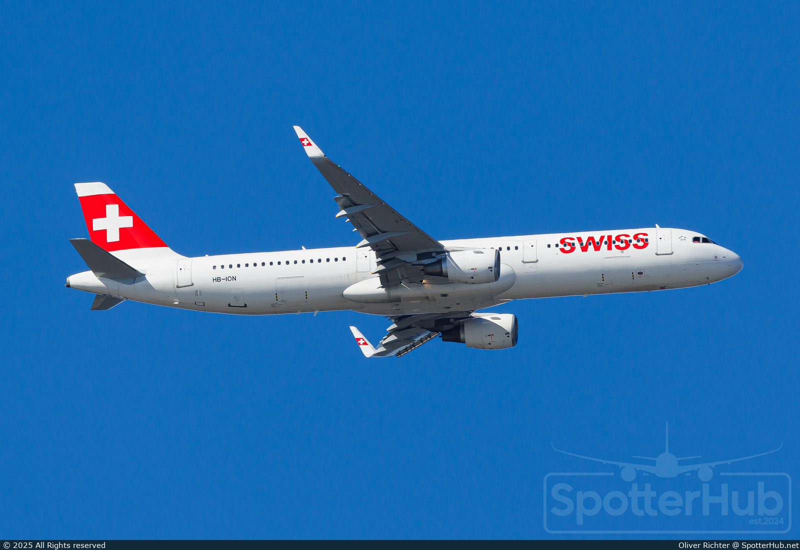 Photo of HB-ION - Airbus A321-212 operated by Swiss International Air Lines