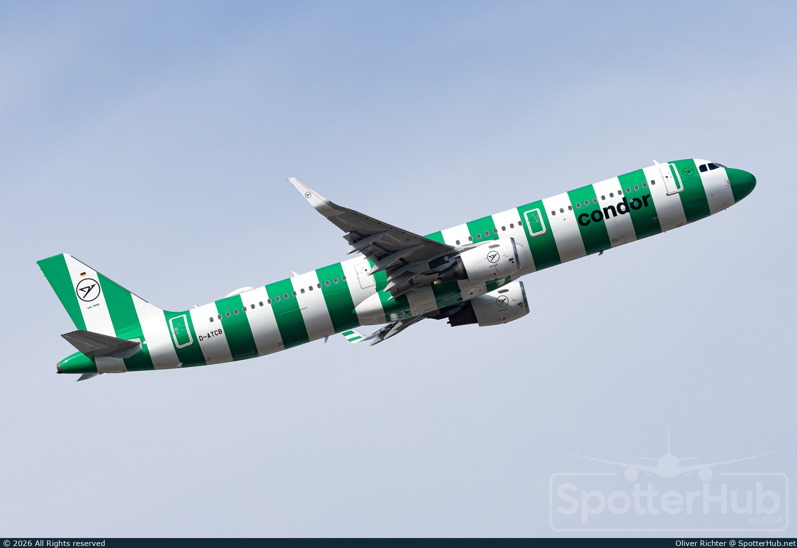 Photo of D-ATCB - Airbus A321-211 operated by Condor