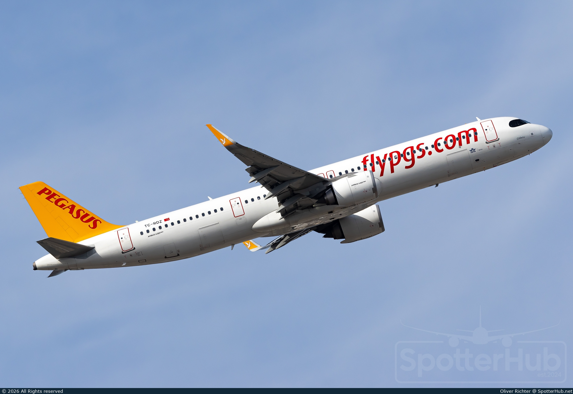 Photo of TC-RDZ - Airbus A321-251NX operated by Pegasus Airlines
