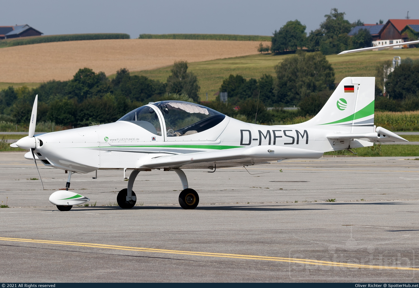 Photo of D-MFSM - Breezer B400-6 operated by Flugschule Flugstunde