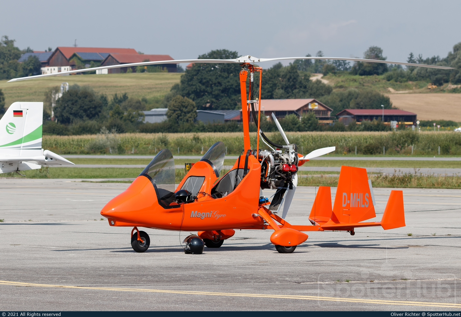 Photo of D-MHLS - Magni Gyro M-16 Tandem Trainer operated by Private