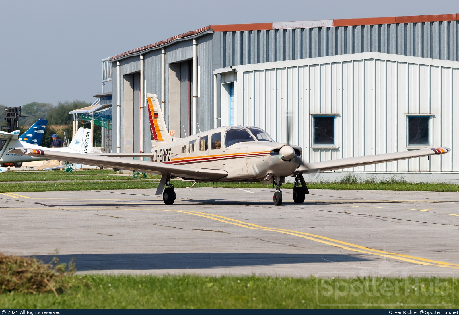 Photo of D-EHPZ - Piper PA-32R-301 Saratoga SP operated by Private
