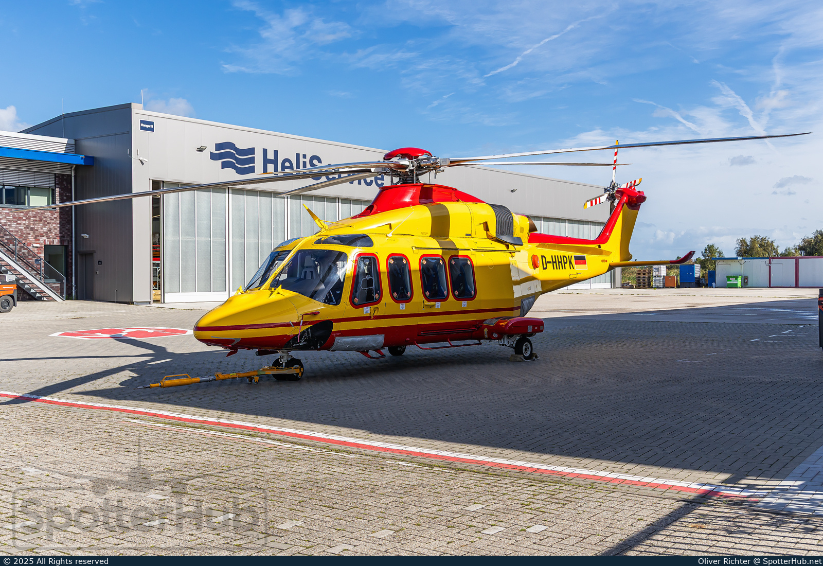 Photo of D-HHPK - AgustaWestland AW139 operated by Heli Service International