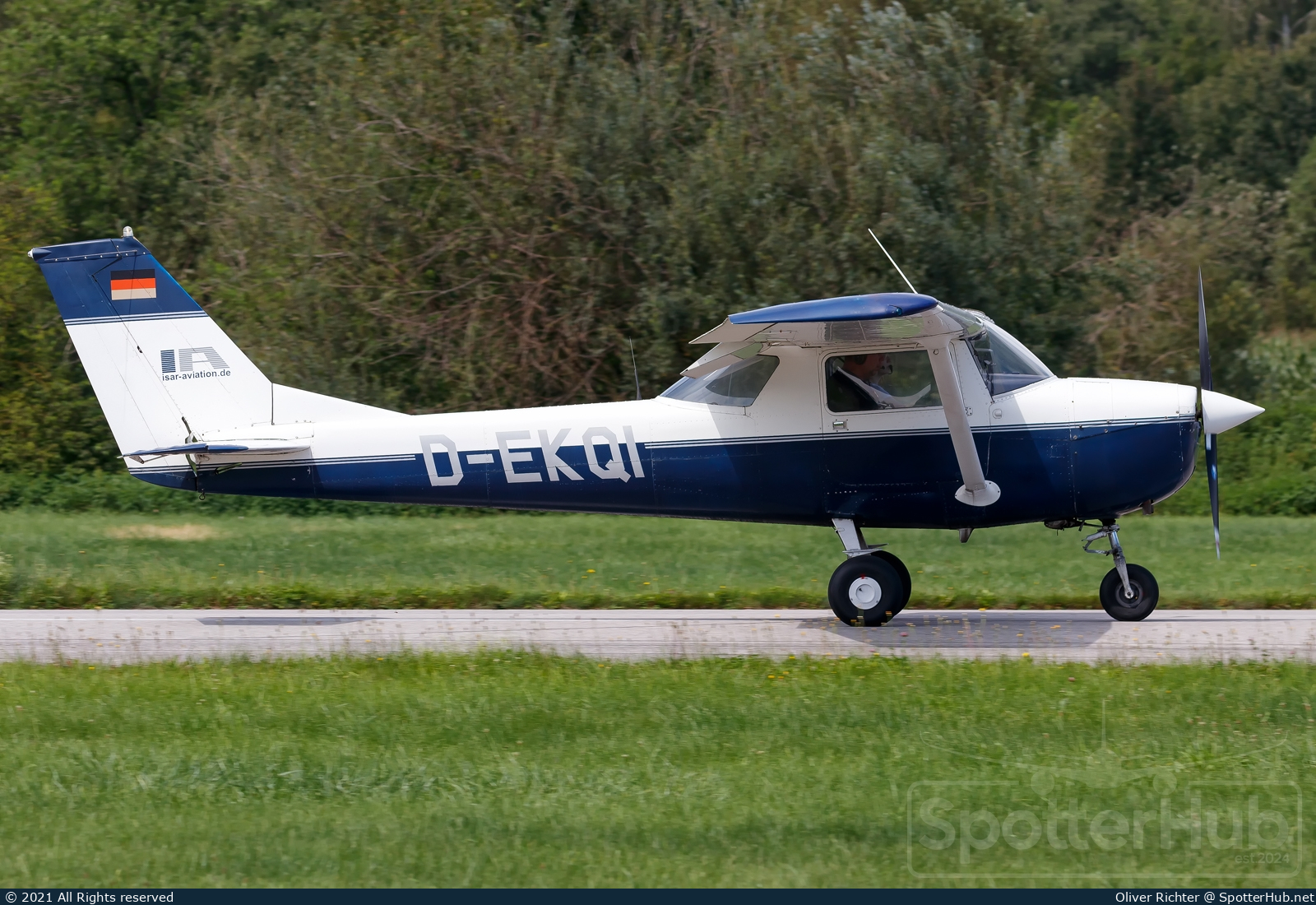 Photo of D-EKQI - Reims-Cessna F150K operated by Isar Aviation