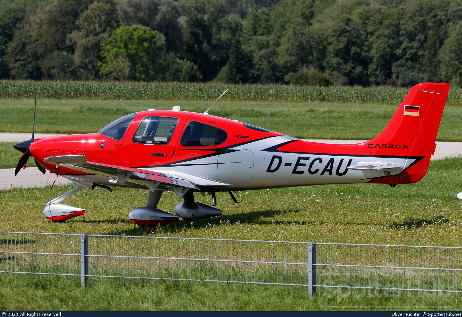 Photo of D-ECAU - Cirrus SR20 G6 Premium operated by Private