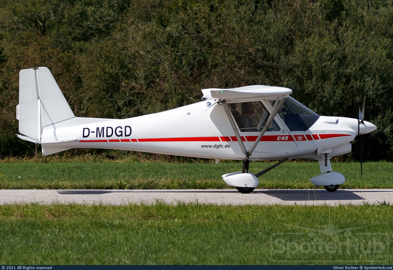 Photo of D-MDGD - Comco Ikarus C42 operated by DGFC Rottal-Inn
