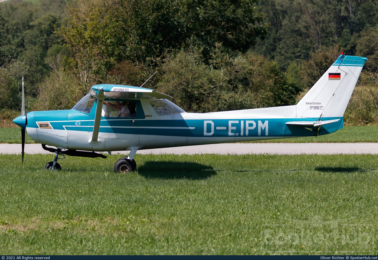 Photo of D-EIPM - Reims-Cessna F152 II operated by Fliegerverein München
