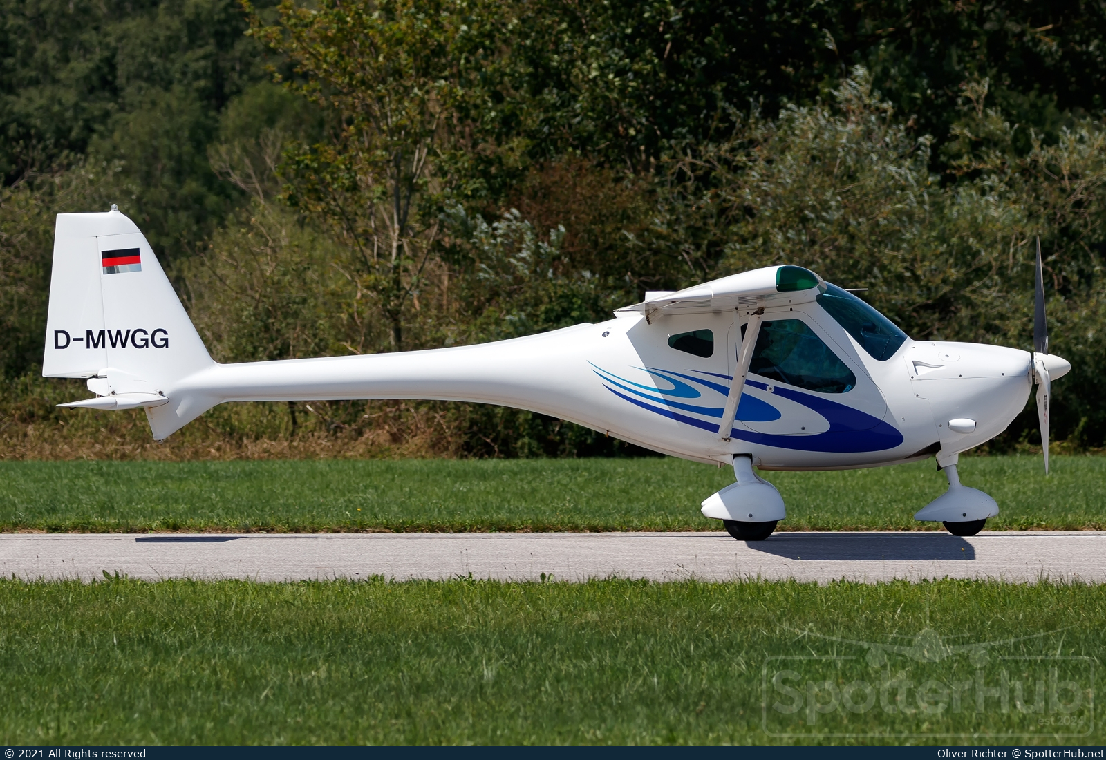 Photo of D-MWGG - Remos G3 Mirage operated by Private