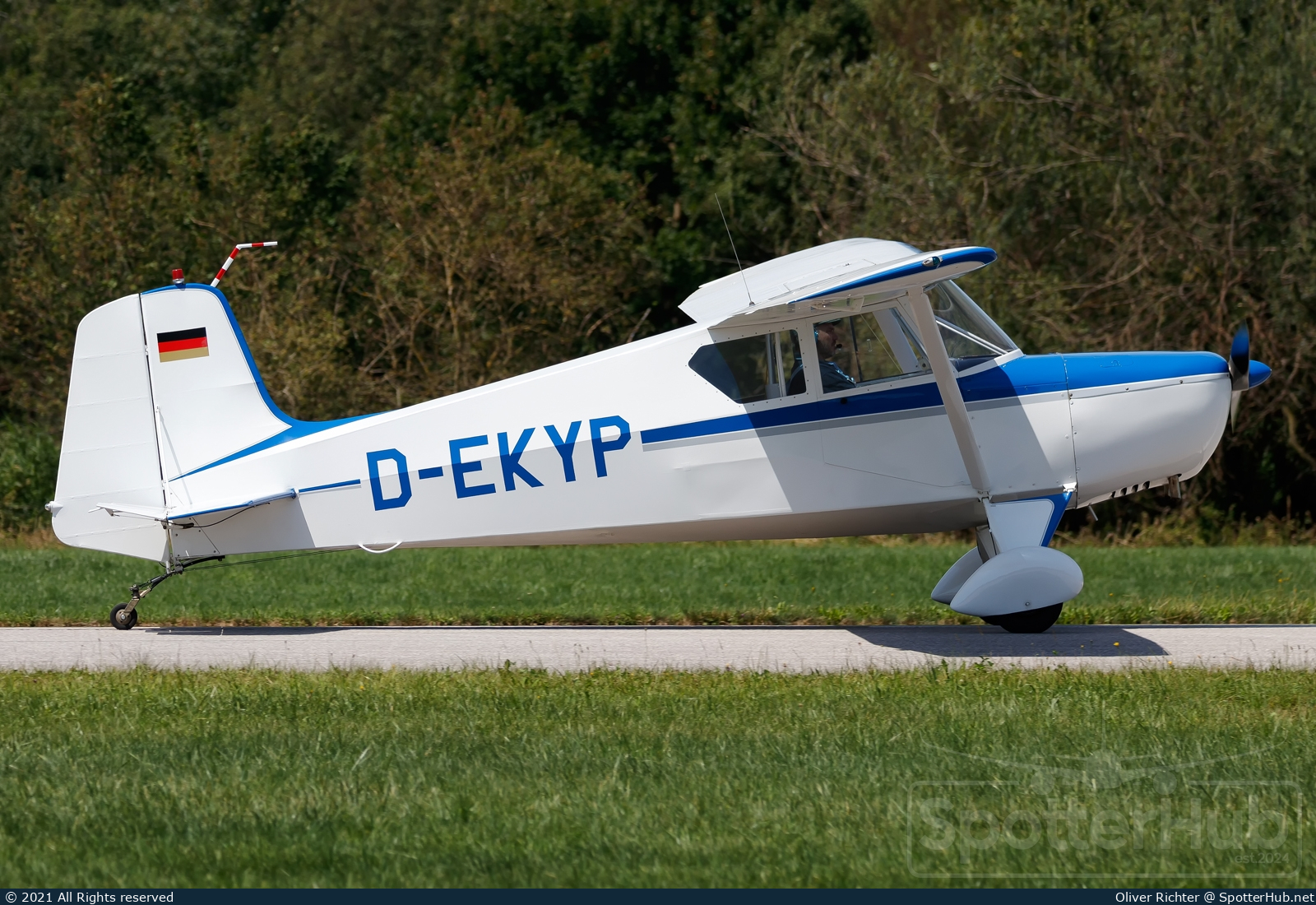 Photo of D-EKYP - Scheibe SF 23A Sperling operated by Flieger-Stadl