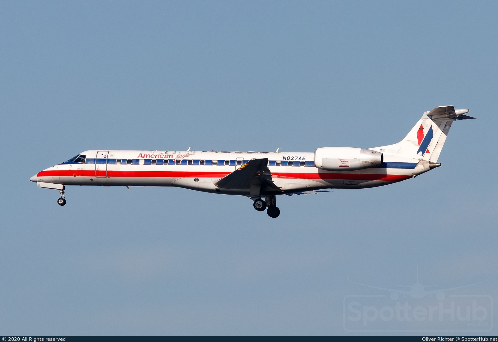 Photo of N827AE - Embraer ERJ-140LR operated by American Eagle (opb Envoy Air)