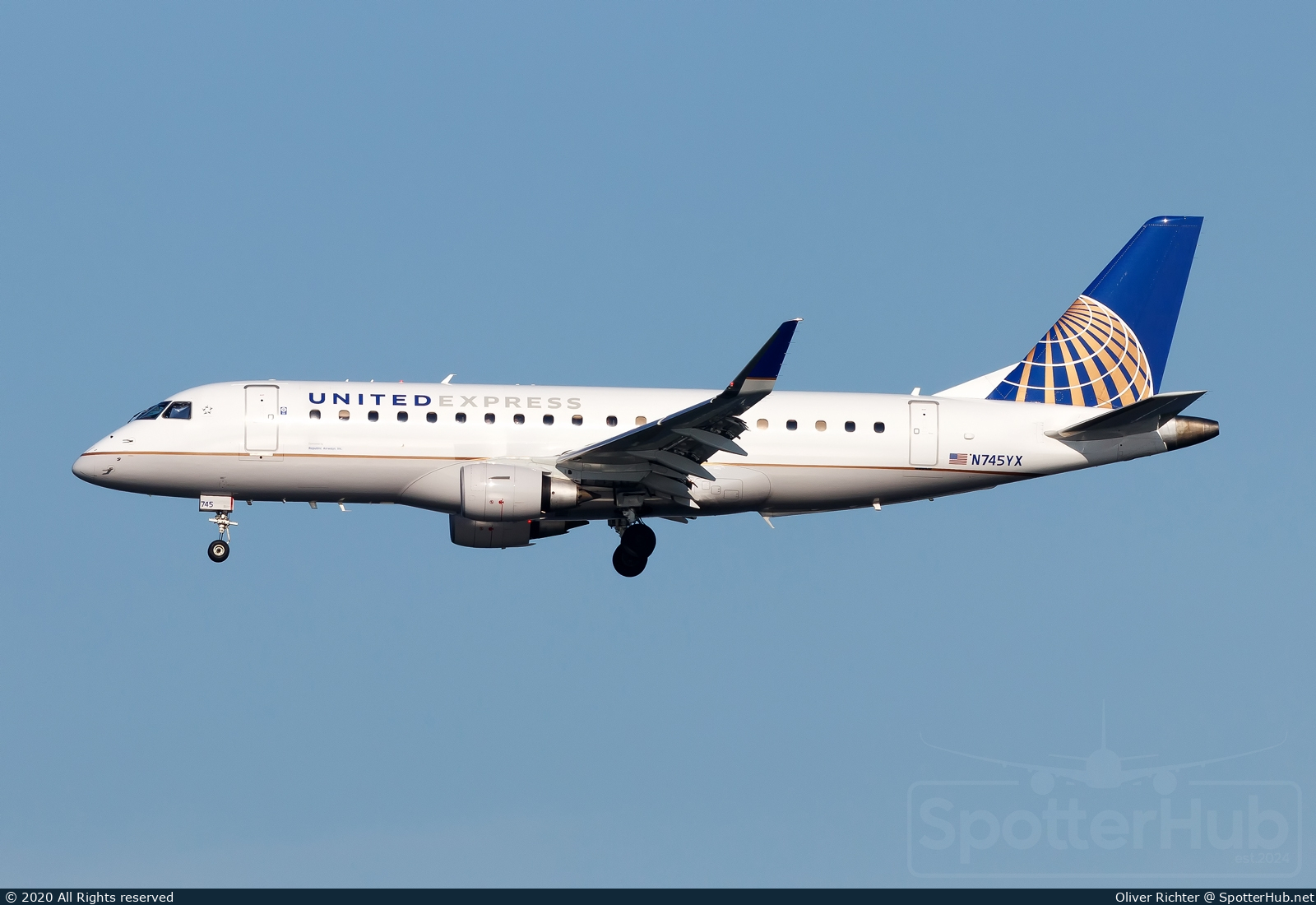 Photo of N745YX - Embraer ERJ-175LR operated by United Express (opb Republic Airways)