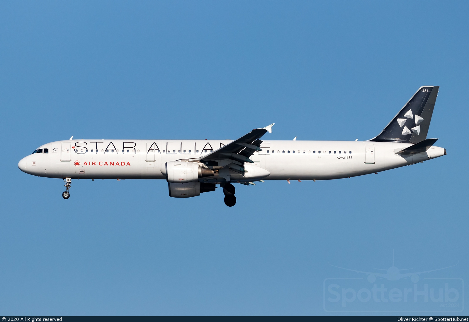 Photo of C-GITU - Airbus A321-211 operated by Air Canada