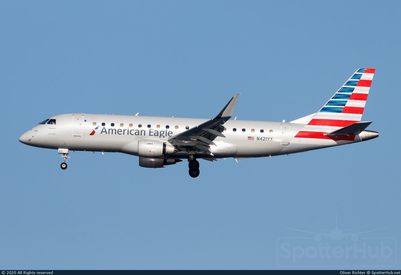 Photo of N421YX - Embraer ERJ-175LR operated by American Eagle (opb Republic Airways)
